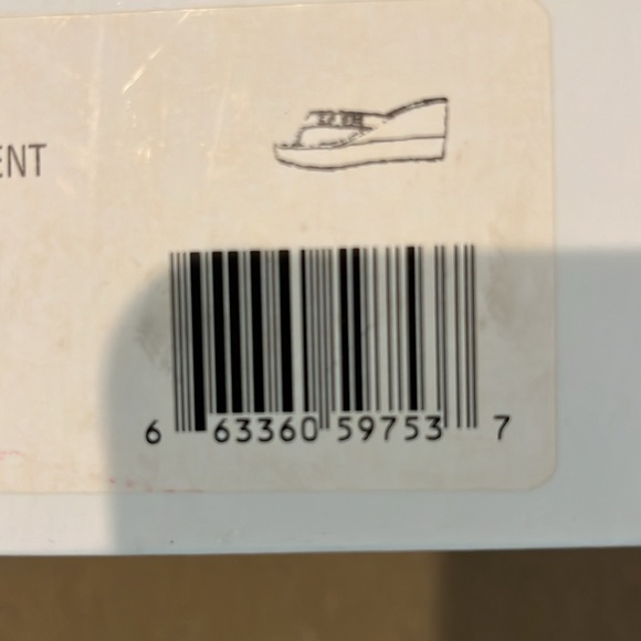 Coach Gracy wedge. Never worn. In box with all paper wrappings. 7.5 medium - Picture 7 of 7